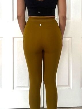 Lululemon Women's Power Thru High-Rise Tight Leggings 23" Sz. S